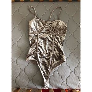 Fashion nova velvet body suit